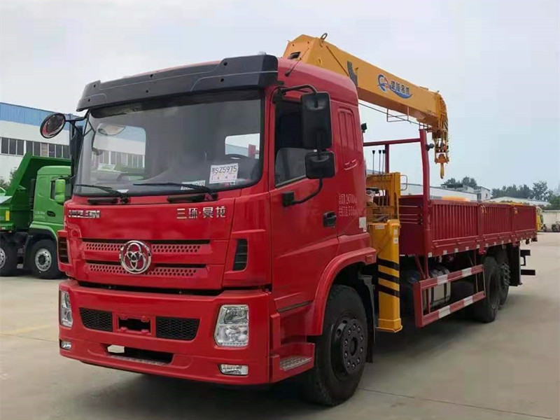 國六三環(huán)昊龍?zhí)嵘龢虺S12噸吊機