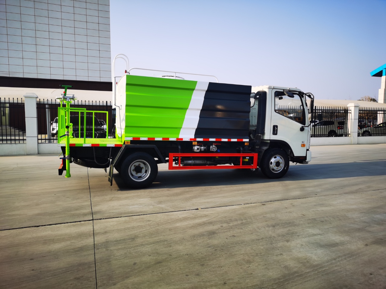 (藍牌)7.4方抑塵車